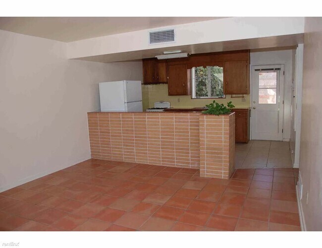 Foto del edificio - 1 br, 1 bath 4plex - 2919 East 10th Street