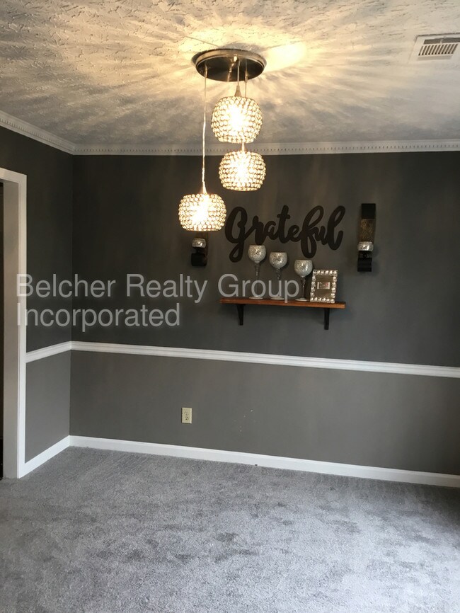 Building Photo - 8455 Glendevon Ct