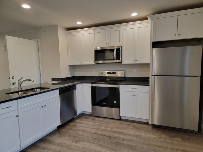 Building Photo - 186 Millard Dr