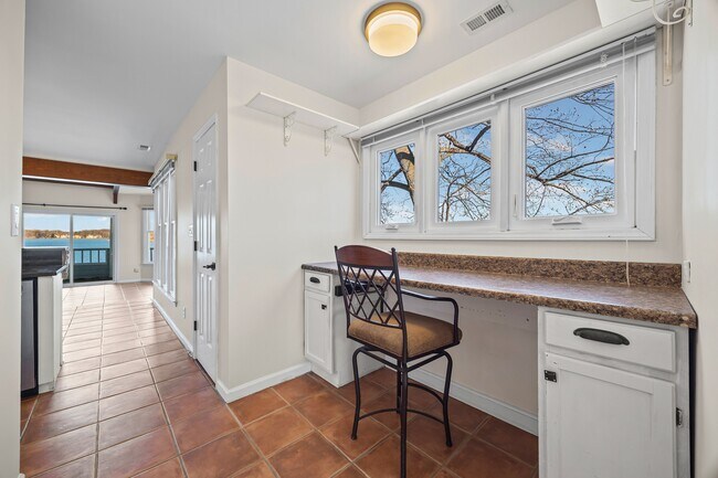 Foto del edificio - 372 Northwest Dr