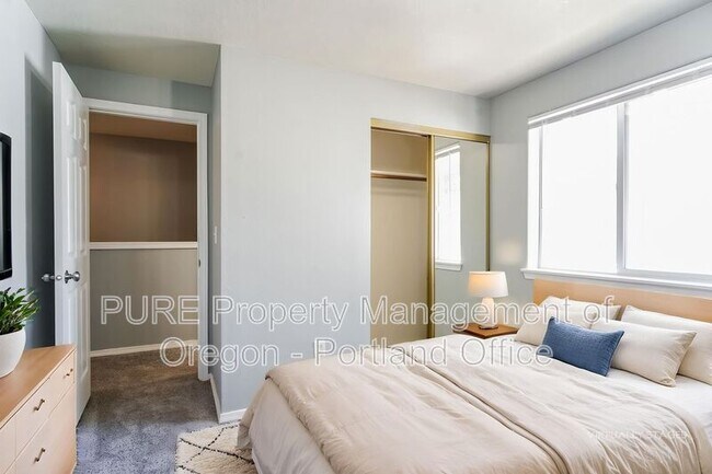 Photo - 12247 SE Steele St House