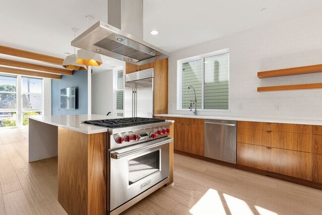 Foto del edificio - 3923 NE Mallory Ave