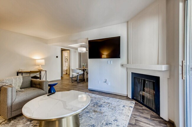 Foto del edificio - 335 Woodlake Dr