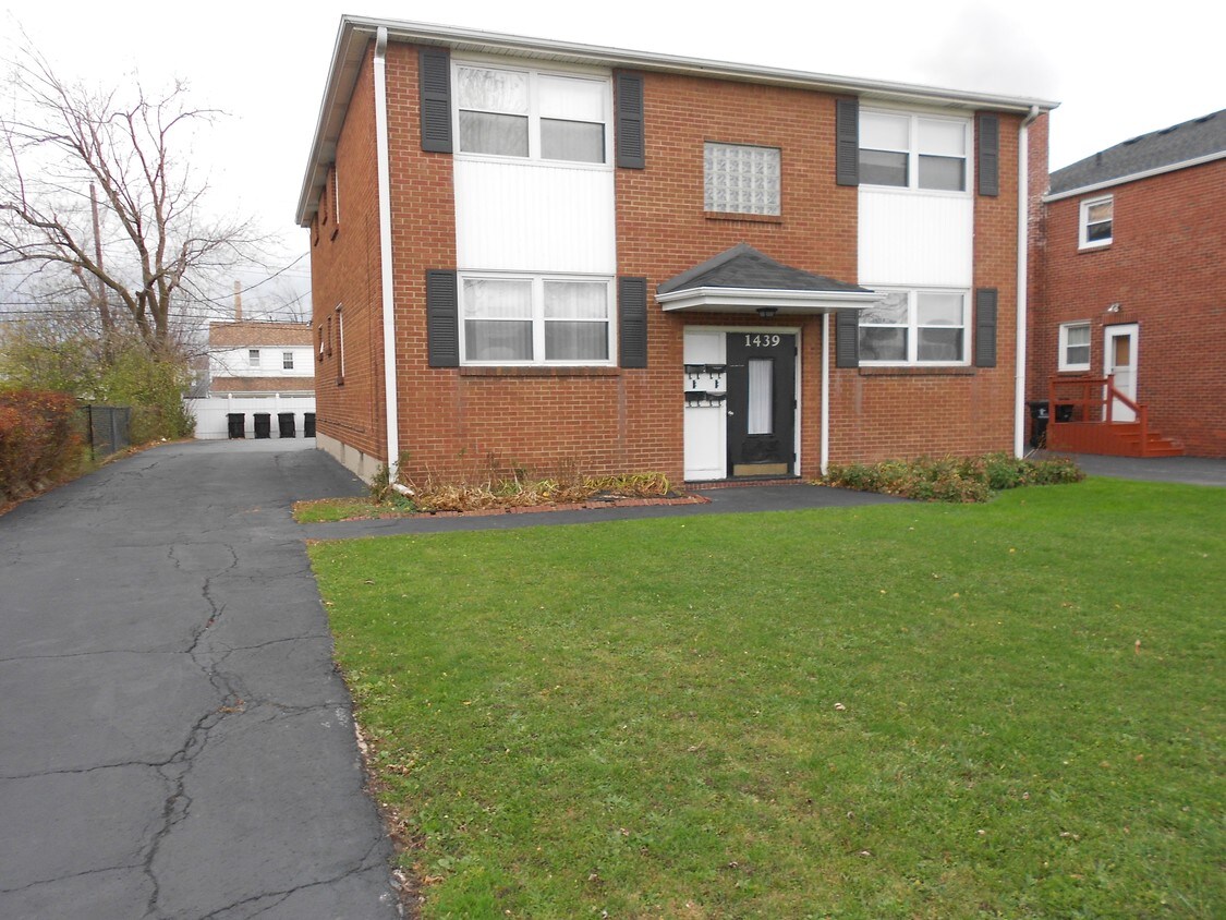 Foto principal - 1439 Sheridan Dr