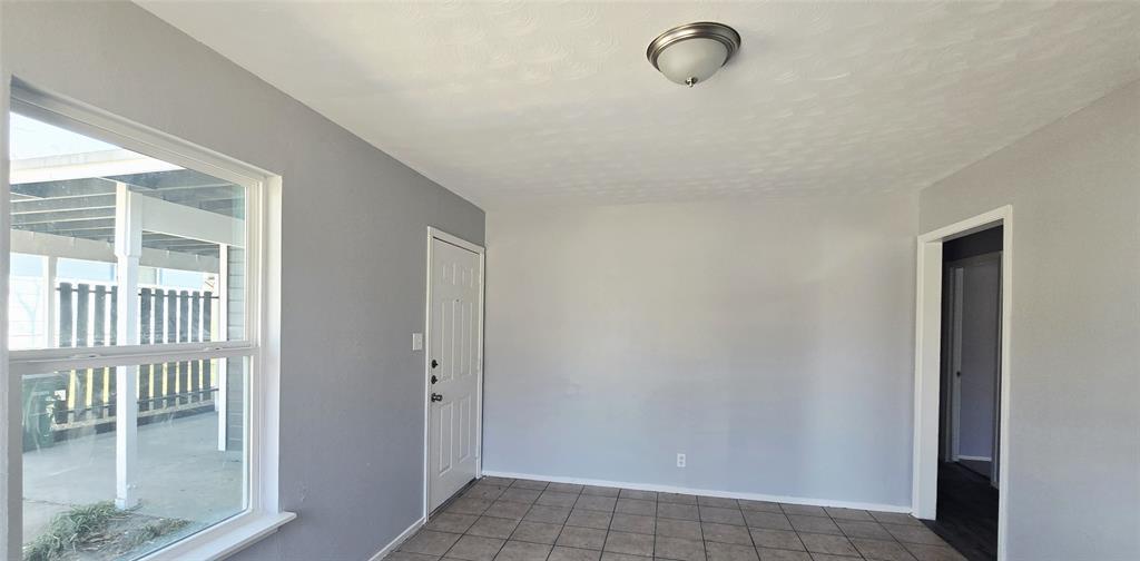 Foto del edificio - 9013 Slayton Dr