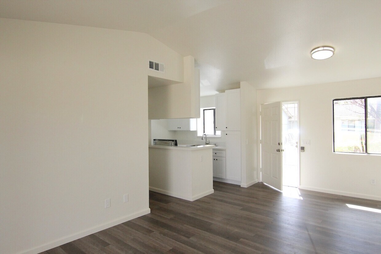 Foto principal - 9505 Arlington Ave