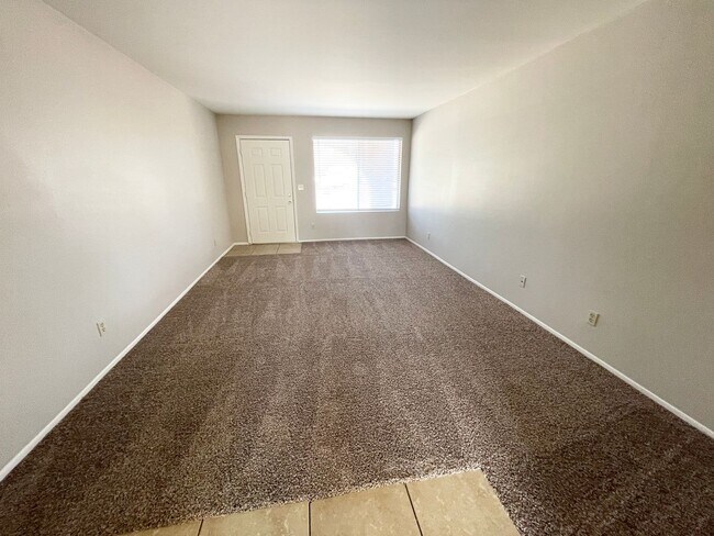 Building Photo - 3 Bedroom 2 Bath Single Level Home In Tempe! NO HOA & Close to ASU