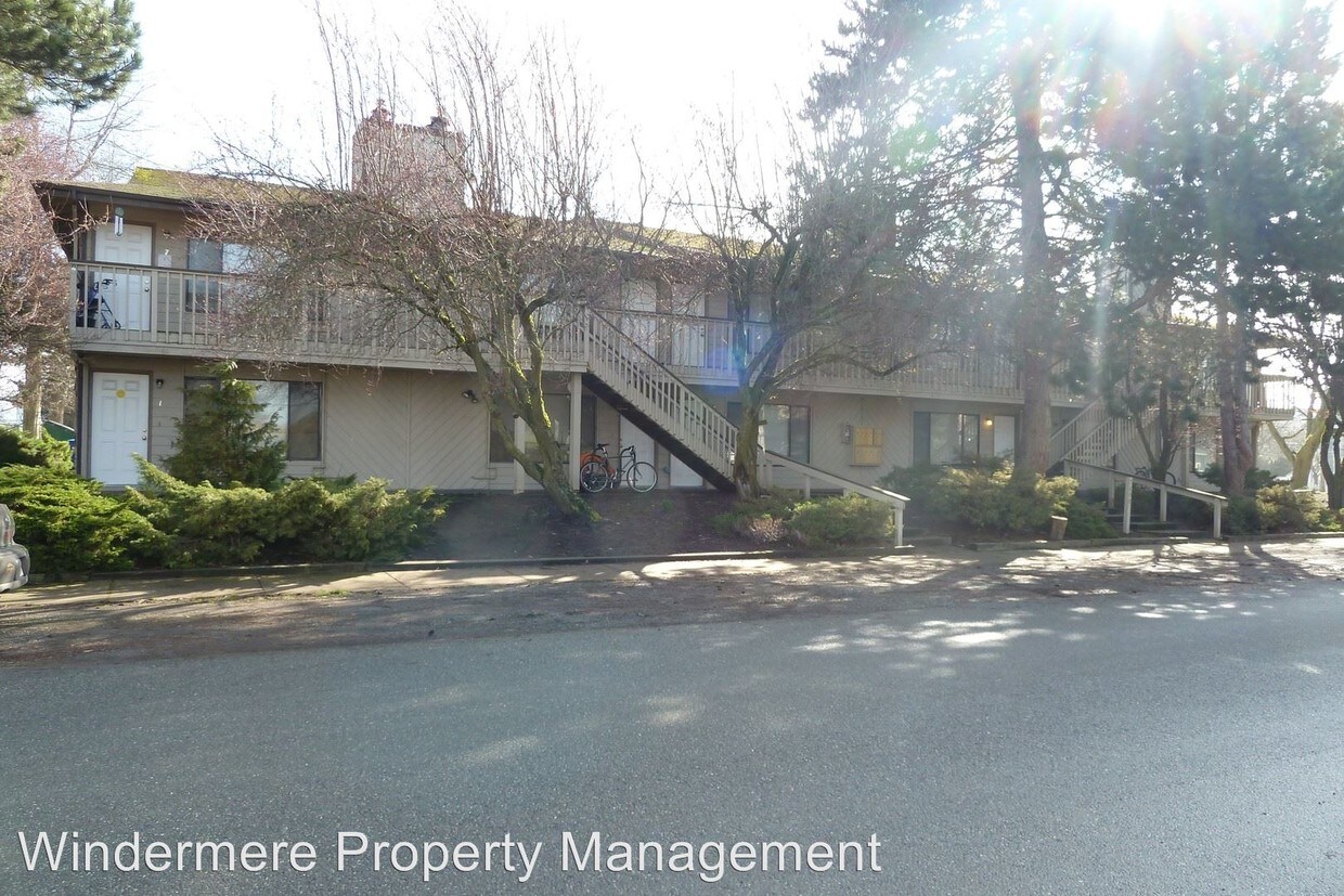 Foto principal - 2401 Elm St
