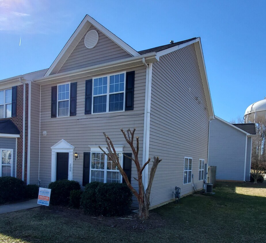 200 Heritage Creek Way, Greensboro, NC 27405 Townhouse for Rent in