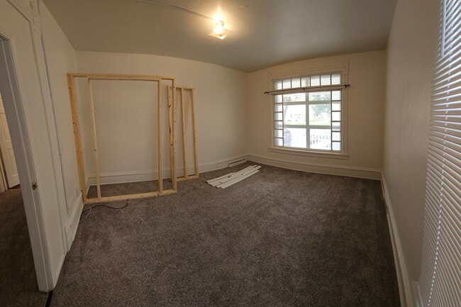 Bedroom #1 - 915 W Highland St