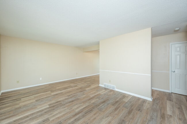 Building Photo - 3820 81st St