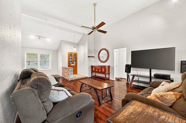 Foto del edificio - 15343 Meadow Village Dr