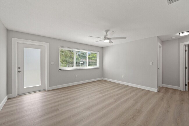Building Photo - 2071 W Carol Cir