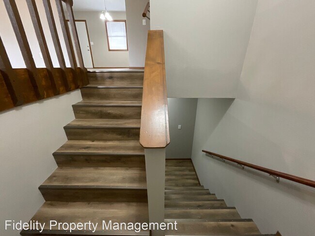 Building Photo - 4 br, 3 bath House - 1903 E Samuel J