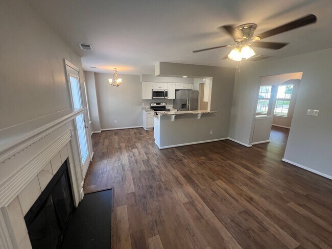 Building Photo - 5018 Huntclub Chase