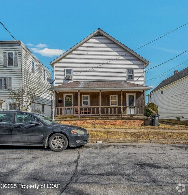 Building Photo - 323 Vaughn St