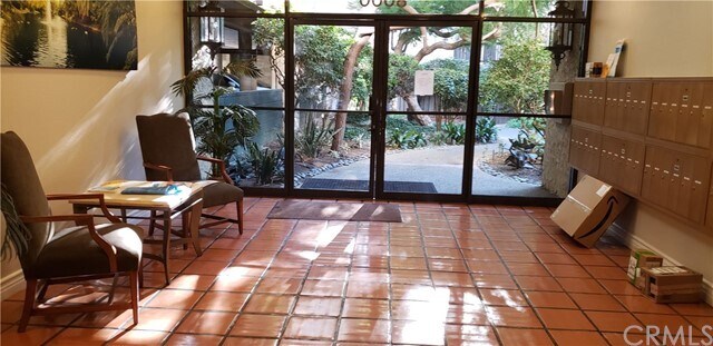 Foto del edificio - 8213 Raintree Cir