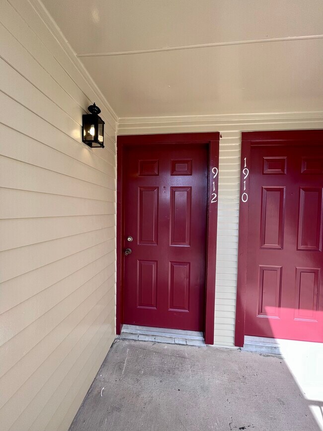 Entrance - 2120 El Paseo St