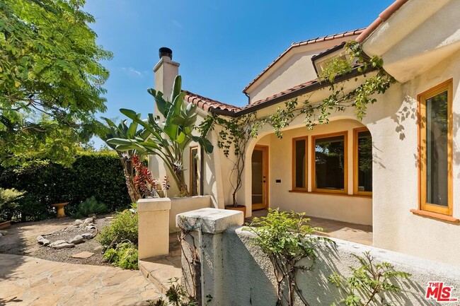 Building Photo - 503 N Vista St