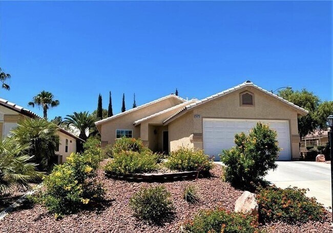 Building Photo - 5473 Green Palms St