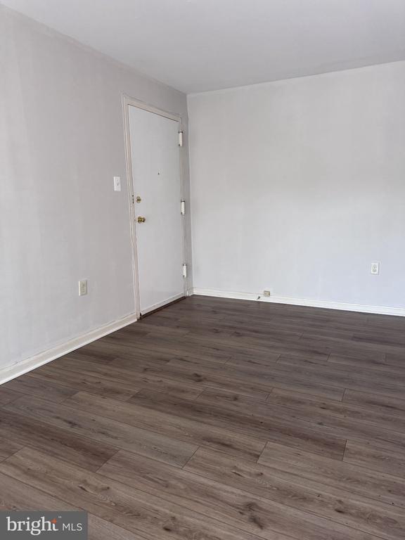 Foto del edificio - 5929 Quantrell Ave