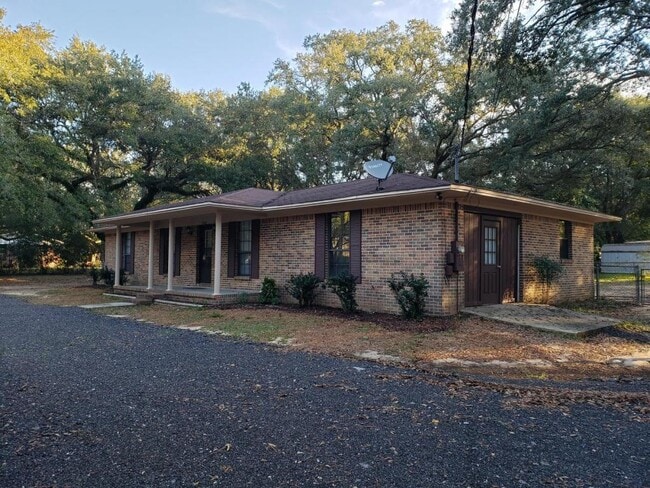 Building Photo - 5502 Pine Ridge Dr