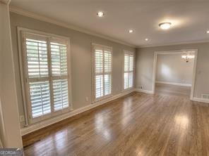 Foto del edificio - 5575 Lake Forrest Dr NW