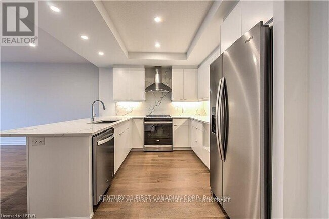 Photo du bâtiment - 460-460 Callaway Rd