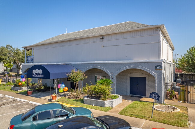 Leasing - Town Park Apartments