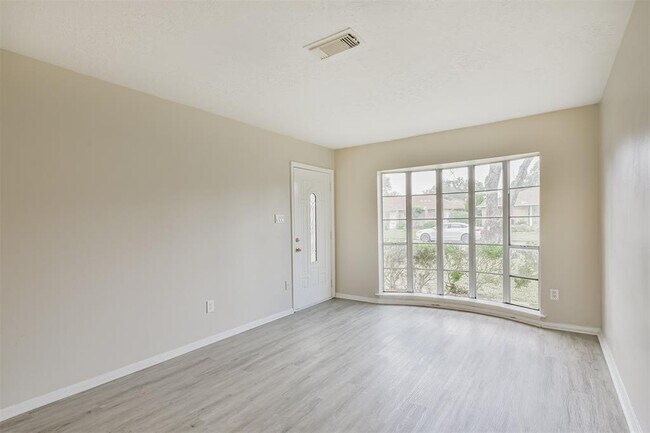Foto del edificio - 509 Kingsbury Ln