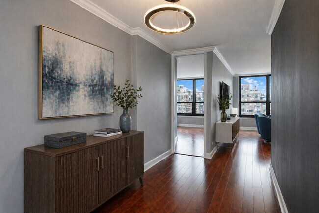 Foto del edificio - 1030 N State St