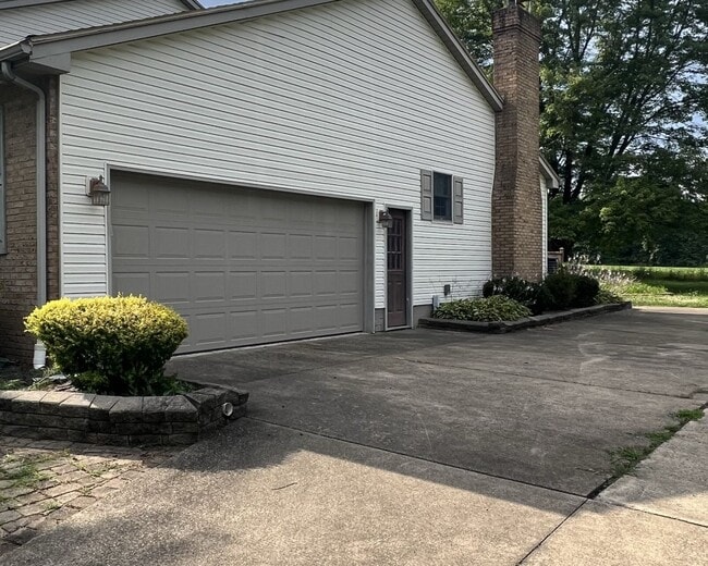 Building Photo - 2 Story, Canfield Home for Rent! South Ran...