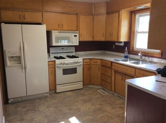 Building Photo - Single Family Home