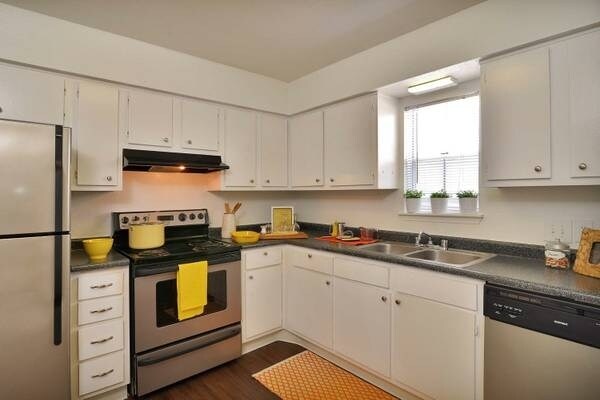 Building Photo - 202 Wilcrest Dr