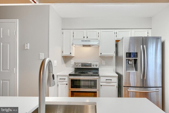 Building Photo - 309 Overlea Pl