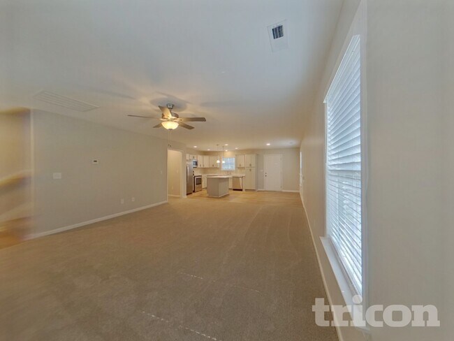 Foto del edificio - 241 Roosevelt Thompson Rd