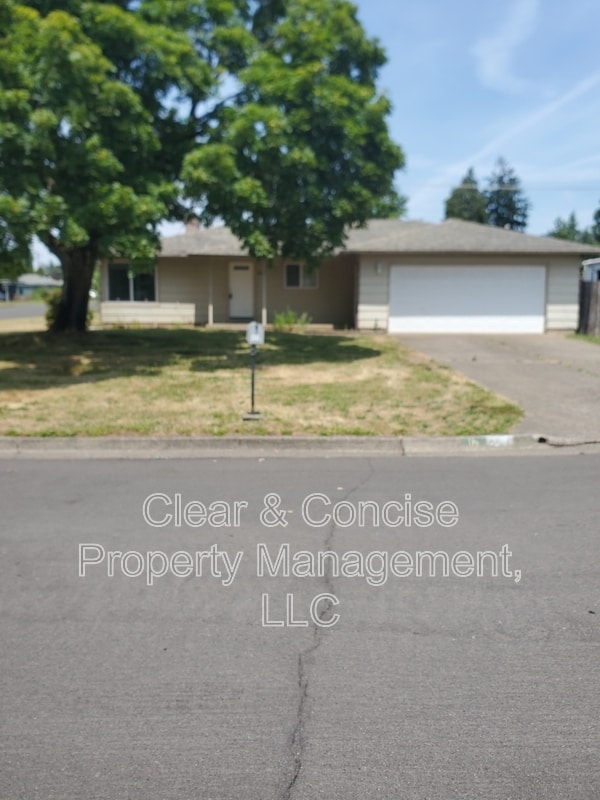 Photo - 484 Pinedale Ave