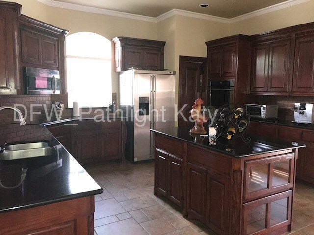 Foto del edificio - 3050 Lakeside Dr