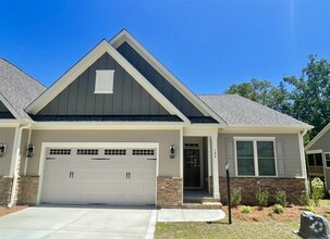 Building Photo - 165 Winged Foot Rd