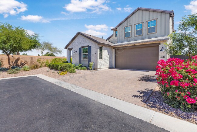Foto del edificio - (Coming Soon) Modern 3-Bed/2.5-Bath Home i...
