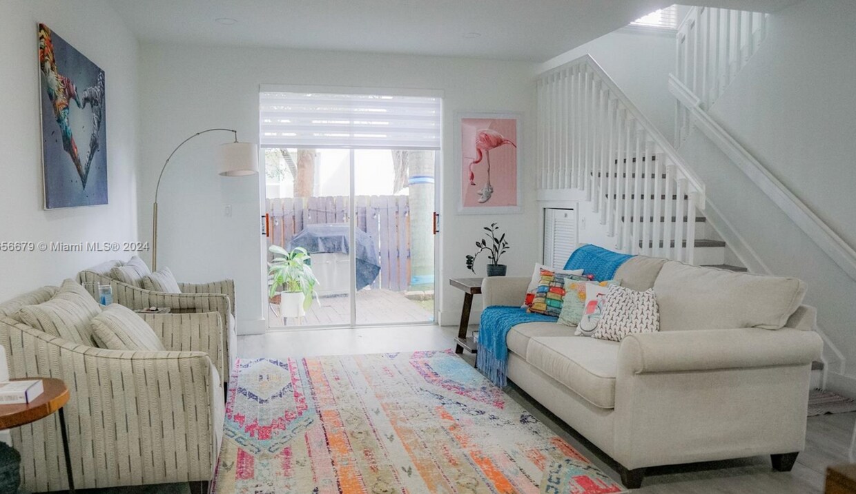 Foto principal - 5420 NW 107th Ave