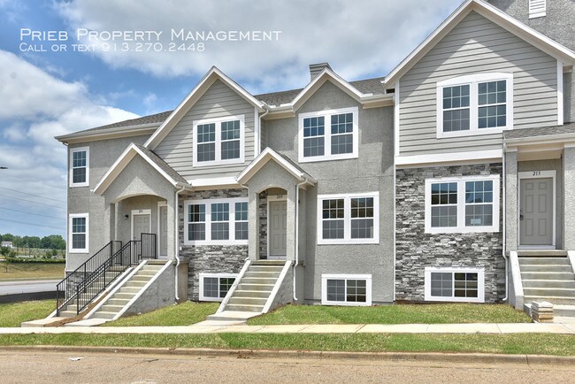 Foto del edificio - Prairie Haven Townhome - Available July 16th