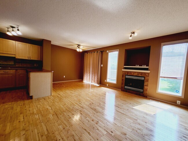 Building Photo - 409 Hudson Ct NW
