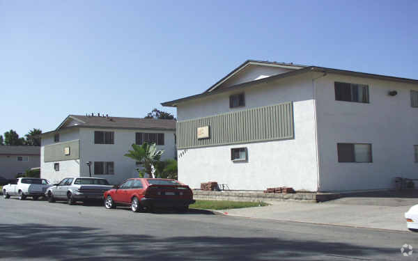 Foto del edificio - Esquire Palms Apartments