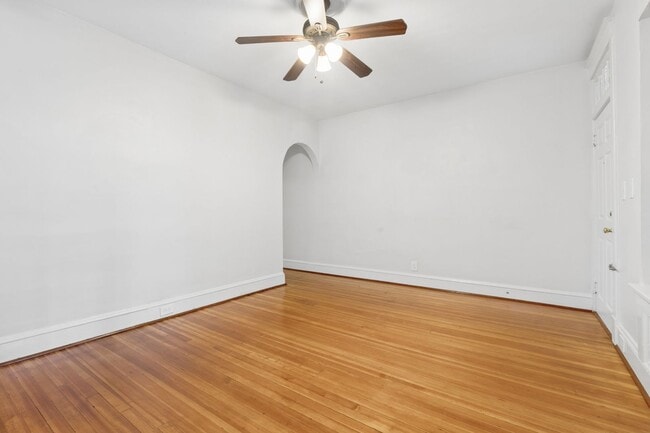 Building Photo - Beautiful Ghent Condo for Rent !