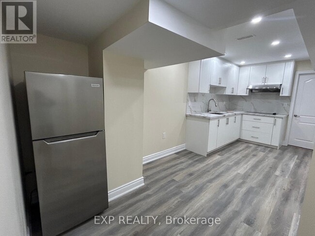 Building Photo - 10 Alicewood Grove