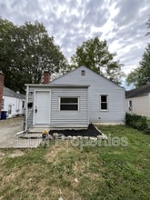 Building Photo - 474 S Weyant Ave