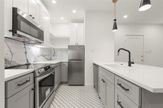 Building Photo - 808 Sul Ross St