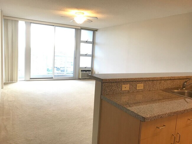 Foto del edificio - Partly Furnished 2-Bedroom 2-Bath with 2-Parking @ Holomua-recent 2013 Building close to Waikiki ...