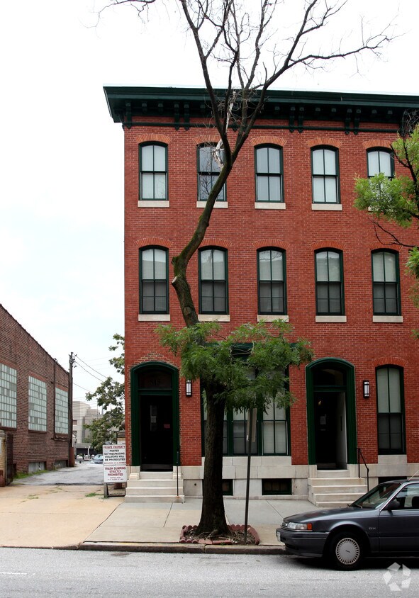 Building Photo - 815 N Calvert St